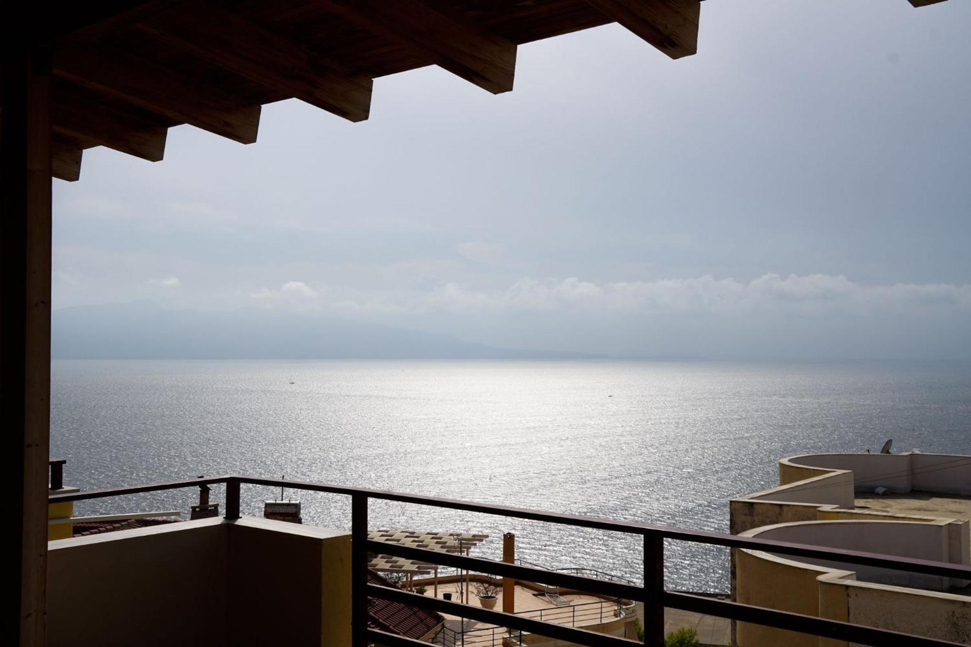 Апартаменты Jon'S Penthouse Саранда Экстерьер фото